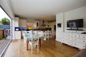 Photo 16- click for photo gallery